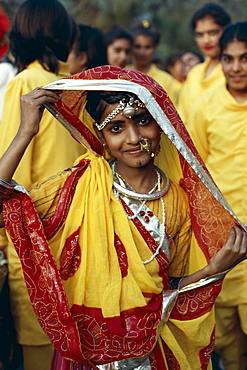 Girl dressed in traditional costume, Rajasthan, India, Asia