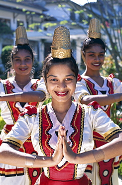 Female Kandy dancers dressed in pooja costume, Kandy, Sri Lanka, Asia