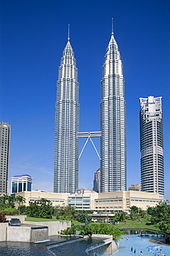 Petronas Towers (KLCC Twin Towers), Kuala Lumpur, Malaysia, Southeast Asia, Asia