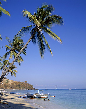 Outrigger boats, Senggigi Beach, Lombok, Indonesia, Southeast Asia, Asia