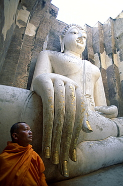 Seated Buddha statue, Wat Si Chum, Sukhothai, UNESCO World Heritage Site, Thailand, Southeast Asia, Asia