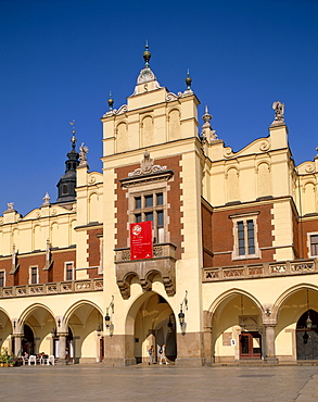 The Cloth Hall, Main Market Square, UNESCO World Heritage Site, Cracow (Krakow), Poland, Europe