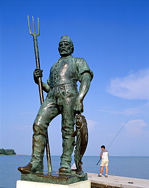 Fisherman statue, Balatonfured, Lake Balaton, Hungary, Europe