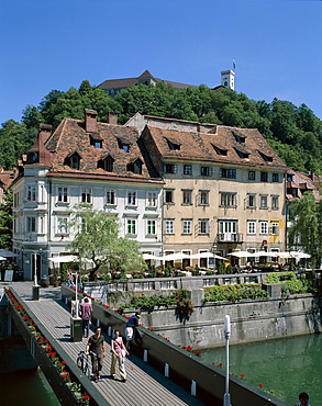 Outdoor cafes and Ljubljanica River, Ljubljana, Slovenia, Europe