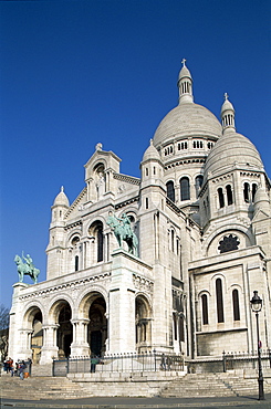 The Sacre Coeur (Basilique du Sacre-Coeur), Montmartre, Paris, France, Europe