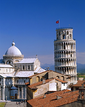 Leaning Tower (Torre Pendente) and Duomo, UNESCO World Heritage Site, Pisa, Tuscany (Toscana), Italy, Europe