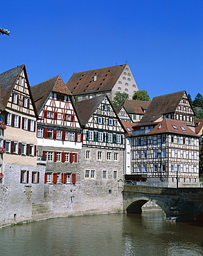 Timbered houses on Kocher River, Schwabisch Hall, Black Forest (Schwarzwald), Baden-Wurttemberg, Germany, Europe