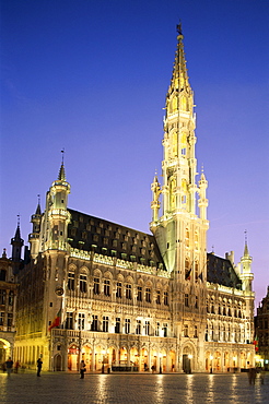 Town Hall at night, Grand Place, UNESCO World Heritage Site, Brussels, Belgium, Europe