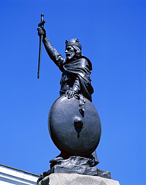 King Alfred statue, Winchester, Hampshire, England, United Kingdom, Europe