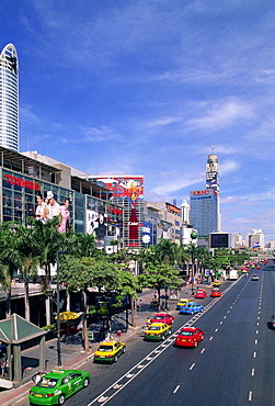 Central World Shopping Complex and Thanon Ratchadamri Road, Bangkok, Thailand, Southeast Asia, Asia