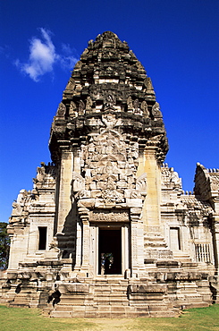 Principal tower in Phimai Historical Park, Phimai, Khorat, Thailand, Southeast Asia, Asia