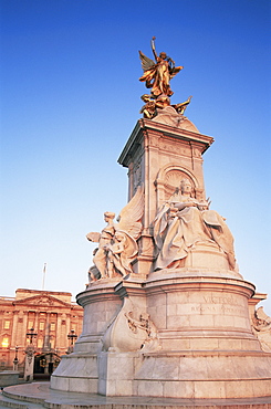 Statue of Queen Victoria, Buckingham Palace, London, England, United Kingdom, Europe