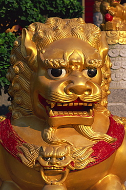 Detail of lion statue, Ten Thousand Buddha Monastery Pagoda, a monastery housing over 12800 statues of the Buddha, Sha Tin, New Territories, Hong Kong, China, Asia