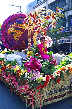 Floral float at Chiang Mai Flower Festival parade, Chiang Mai, Thailand, Southeast Asia, Asia