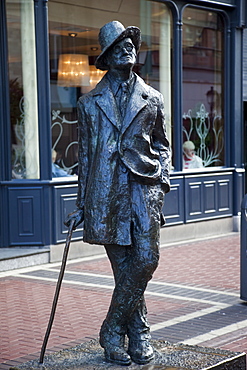 Statue of James Joyce, Dublin, Republic of Ireland, Europe