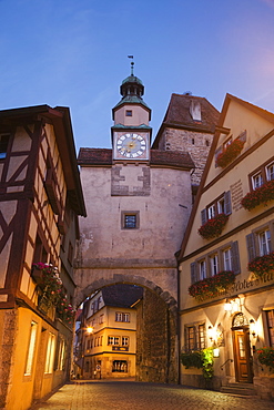 Roder Arch, Markus Tower and The Romantic Hotel, Rothenburg ob der Tauber, Romantic Road, Bavaria, Germany, Europe