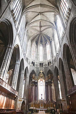 Interior of Narbonne Cathedral, Narbonne, Aude, Languedoc-Roussillon, France, Europe