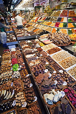 Chocolate and candy shop display, La Boqueria Market, The Ramblas, Barcelona, Catalonia, Spain, Europe