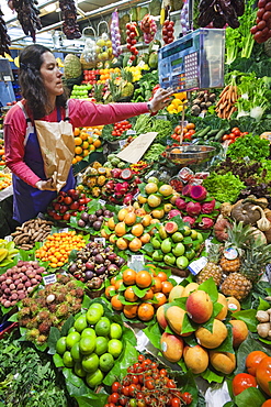 Fruit stall display, La Boqueria Market, The Ramblas, Barcelona, Catalonia, Spain, Europe