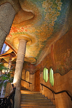 Interio stairway, Casa Mila (La Pedrera), UNESCO World Heritage Site, Barcelona, Catalonia, Spain, Europe