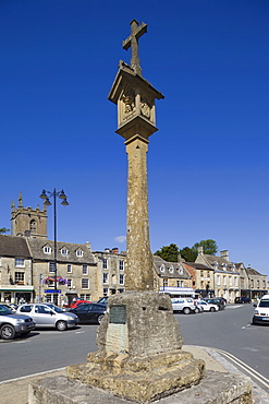 Town cross, Stow-on-the-Wold, Gloucestershire, Cotswolds, England, United Kingdom, Europe