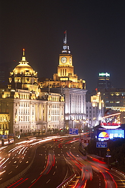 Night view of colonial buildings dating from the 1920 on The Bund, Shanghai, China, Asia