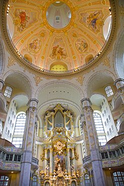 PHotograph of a giant organ in an old cathedral in Dresden Germany