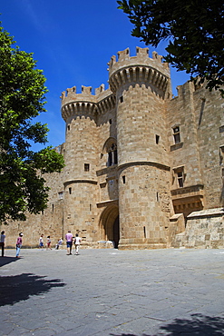 Fortress and Palace of the Grand Masters, UNESCO World Heritage Site, Rhodes City, Rhodes, Dodecanese, Greek Islands, Greece, Europe