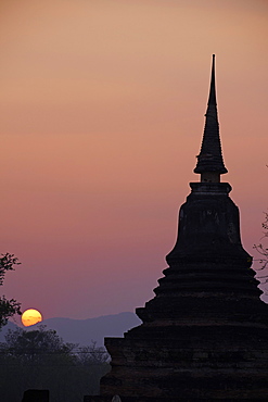 Wat Mahatat, Sukhothai Historical Park, UNESCO World Heritage Site, Sukhothai, Thailand, Southeast Asia, Asia