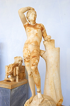 Statue, Archaeological Museum, Delos, UNESCO World Heritage Site, Cyclades Islands, Greek Islands, Greece, Europe