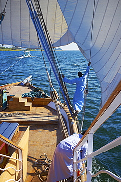 Cruise on the River Nile between Luxor and Aswan with Dahabieh type of boat, the Lazuli, Egypt, North Africa, Africa