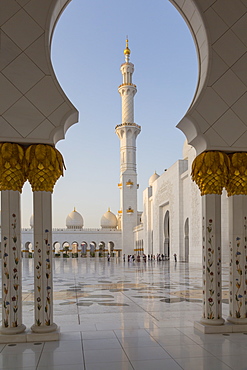 Inside the Sheikh Zayed Grand Mosque, Abu Dhabi, United Arab Emirates, Middle East