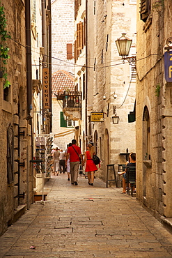 Narrow street in Old Town, UNESCO World Heritage Site, Kotor, Montenegro, Europe