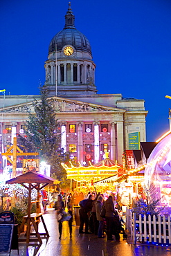 Council House and Christmas Market stalls in the Market Square, Nottingham, Nottinghamshire, England, United Kingdom, Europe