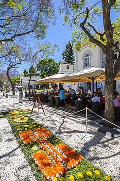 Al Fresco restaurants and Flower Festival on Avenue Arriaga during springtime, Funchal, Madeira, Portugal, Atlantic, Europe