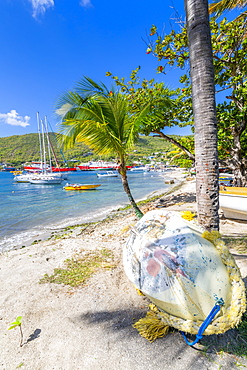 Sailing boats anchoring in Port Elizabeth, Admiralty Bay, Bequia, The Grenadines, St. Vincent and the Grenadines, Windward Islands, West Indies, Caribbean, Central America