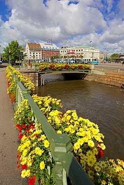 Canal and hotels, Drottningtorget, Gothenburg, Sweden, Scandinavia, Europe