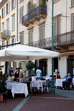 Restaurant, Piazza Vecchia, Bergamo, Lombardy, Italy, Europe