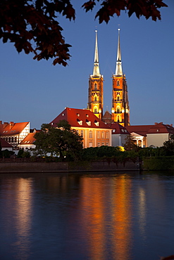 Cathedral and River Odra (River Oder), Old Town, Wroclaw, Silesia, Poland, Europe