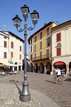 Piazza, Iseo, Lake Iseo, Lombardy, Italian Lakes, Italy, Europe