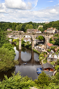 Knaresborough Viaduct and River Nidd in summer, Knaresborough, North Yorkshire, Yorkshire, England, United Kingdom, Europe