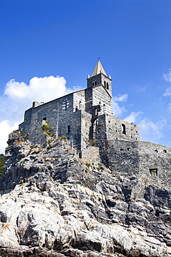 Church of St. Peter on a rocky headland at Porto Venere, Cinque Terre, UNESCO World Heritage Site, Liguria, Italy, Mediterranean, Europe