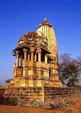 Chaturbhuj Temple at Khajuraho, built in 1090AD and part of the Southern group of temples, UNESCO World Heritage Site, Khajuraho, Madhya Pradesh, India, Asia