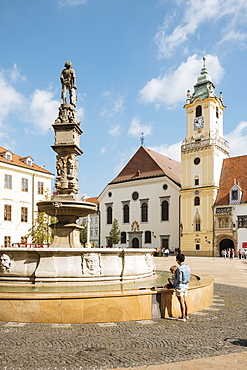 Roland's Fountain and The Town Hall, Old Town, Bratislava, Slovakia, Europe