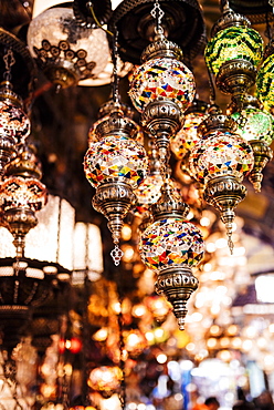 Mosaic glass Turkish lights on display, Grand Bazaar (Kapali Carsi), Istanbul, Turkey, Europe