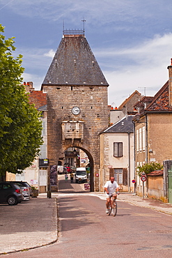 The old gate that is the entrance to old part of Noyers sur Serein in Yonne, Burgundy, France, Europe