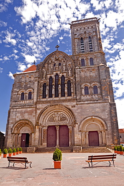 The Basilica of St. Magdalene, UNESCO World Heritage Site, Vezelay, Yonne, Burgundy, France, Europe