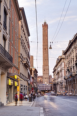 The Asinelli and Garisenda towers in Bologna, UNESCO World Heritage Site, Emilia-Romagna, Italy, Europe