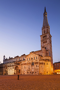 Modena Cathedral and Piazza Grande, UNESCO World Heritage Site, Modena, Emilia-Romagna, Italy, Europe