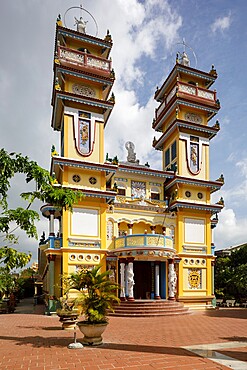 Cao Dai Temple near to Hoi An in central Vietnam, Indochina, Southeast Asia, Asia